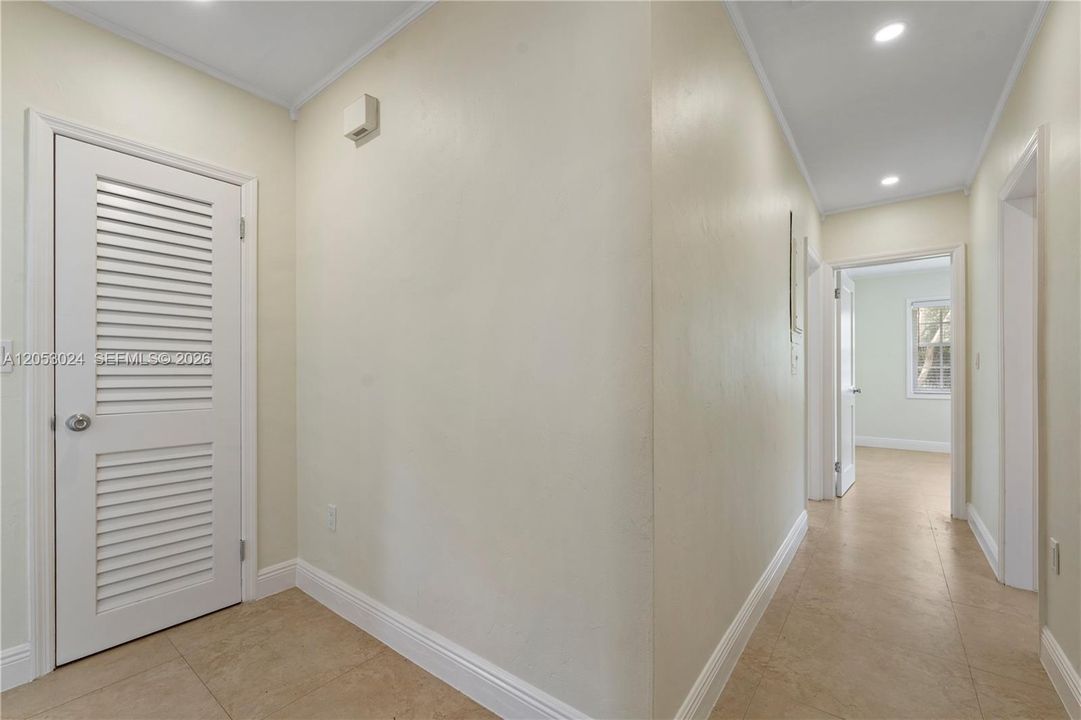 В аренду: $8,500 (3 спален, 2 ванн, 1714 Квадратных фут)