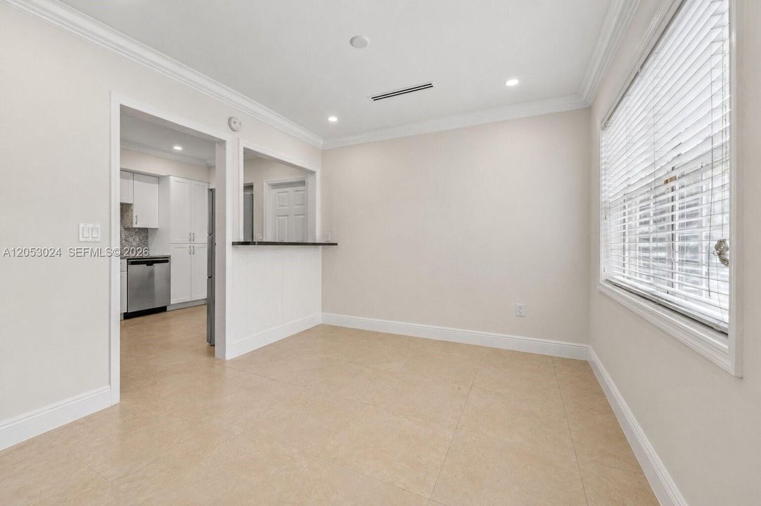 В аренду: $8,500 (3 спален, 2 ванн, 1714 Квадратных фут)