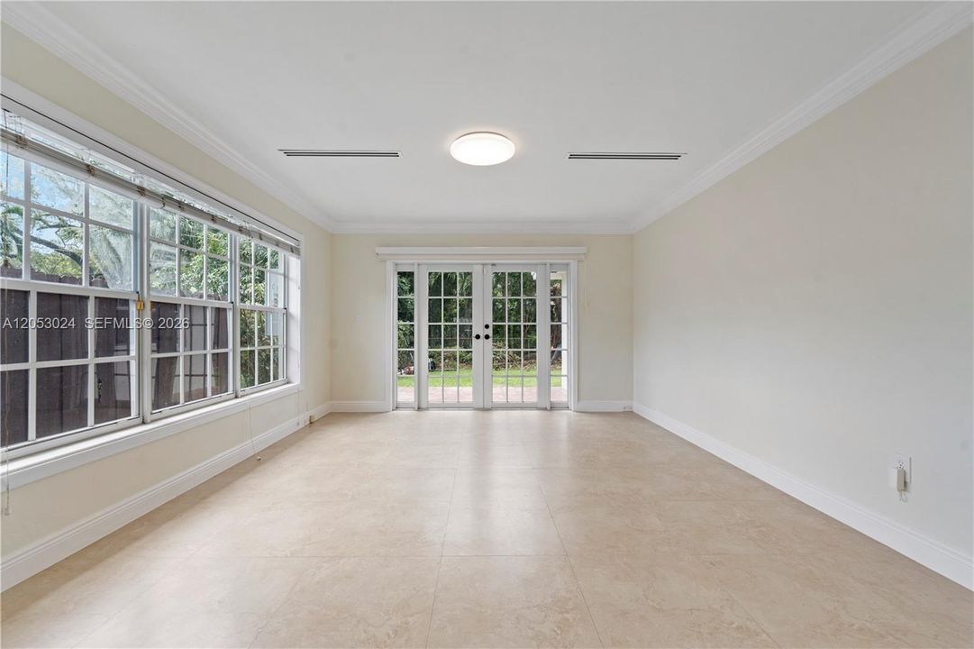 В аренду: $8,500 (3 спален, 2 ванн, 1714 Квадратных фут)