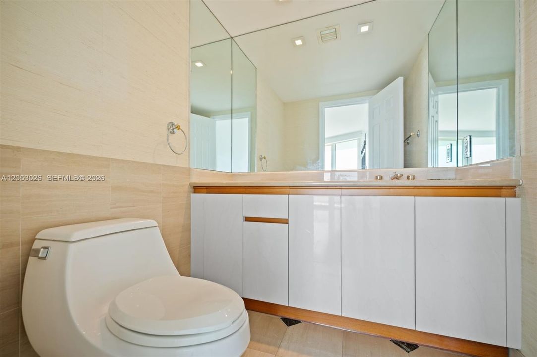 For Rent: $15,000 (3 beds, 4 baths, 3170 Square Feet)