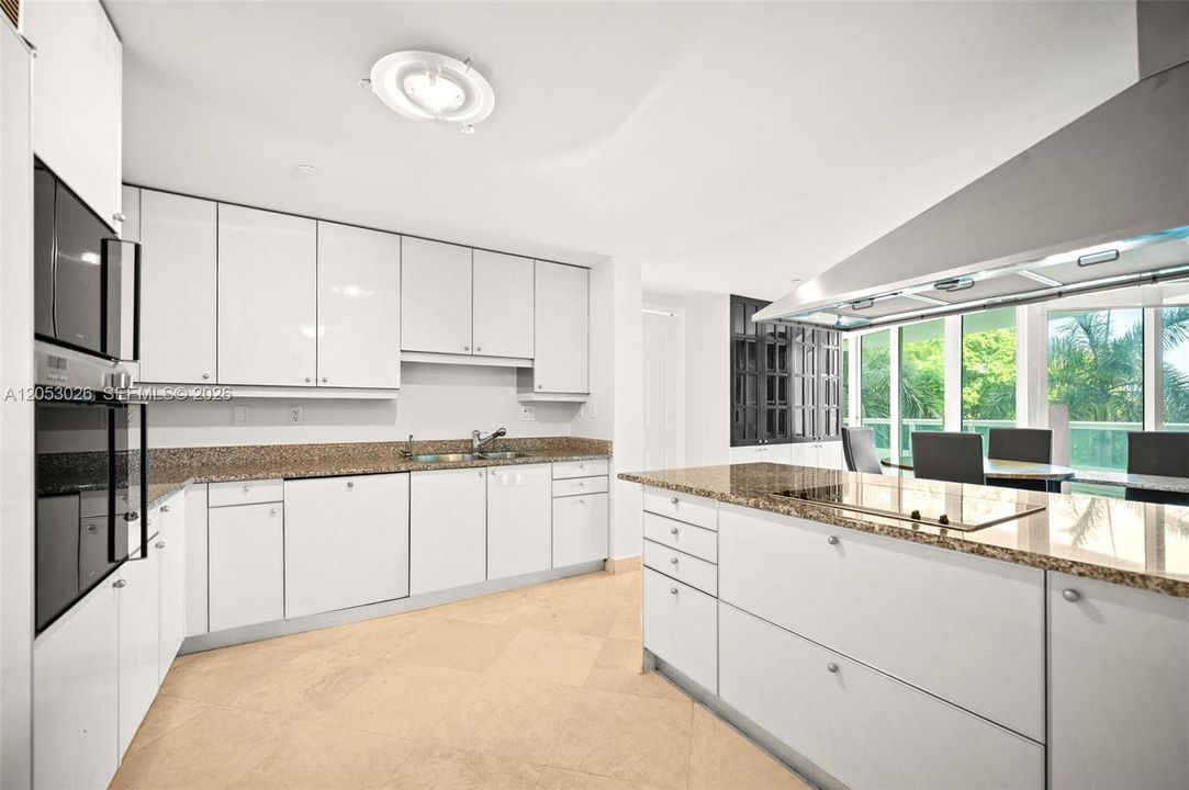 For Rent: $15,000 (3 beds, 4 baths, 3170 Square Feet)