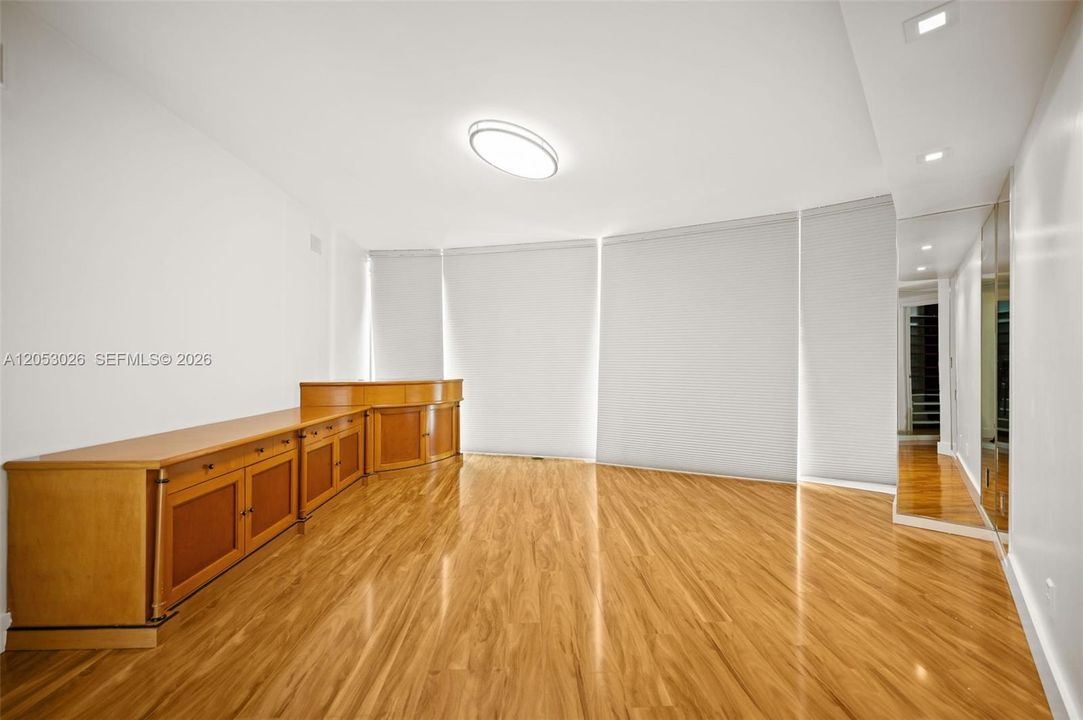 For Rent: $15,000 (3 beds, 4 baths, 3170 Square Feet)