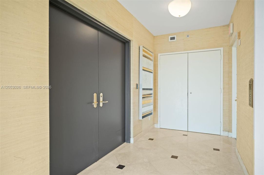 For Rent: $15,000 (3 beds, 4 baths, 3170 Square Feet)
