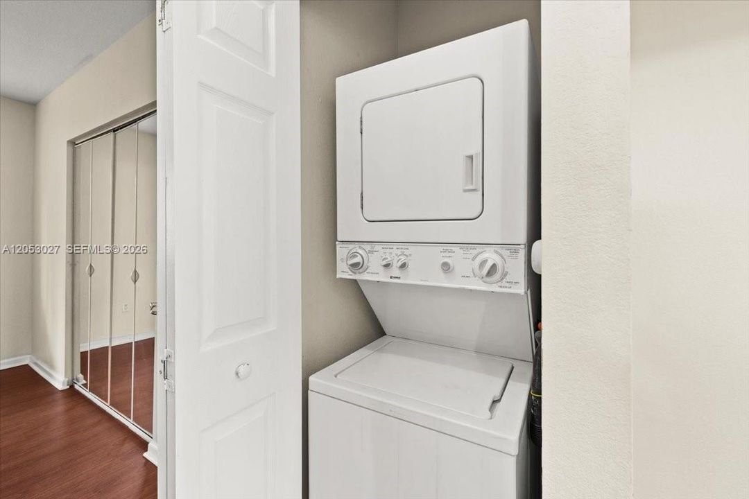 待售: $375,000 (3 贝兹, 2 浴室, 1306 平方英尺)