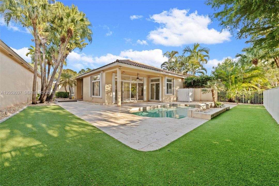 В аренду: $7,800 (3 спален, 3 ванн, 2652 Квадратных фут)