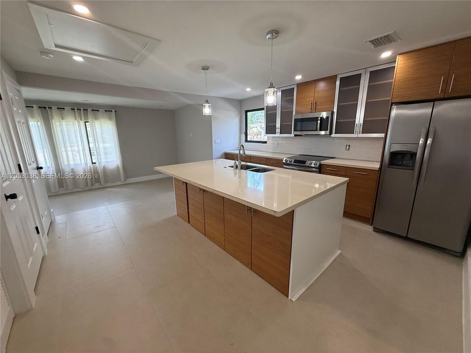 En Venta: $440,000 (2 camas, 1 baños, 816 Pies cuadrados)