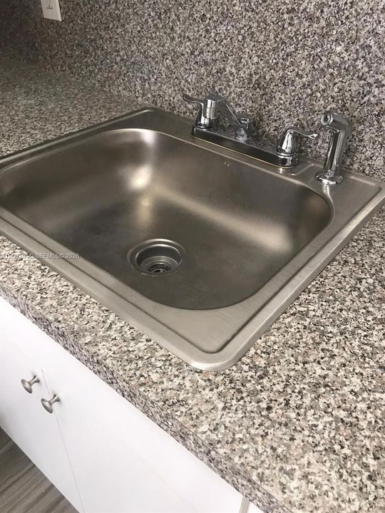 В аренду: $1,450 (1 спален, 1 ванн, 0 Квадратных фут)