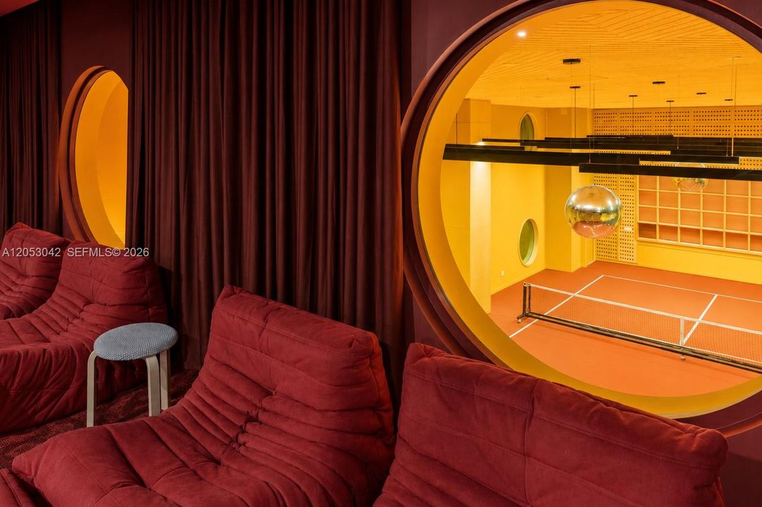 На продажу: $599,999 (0 спален, 1 ванн, 461 Квадратных фут)