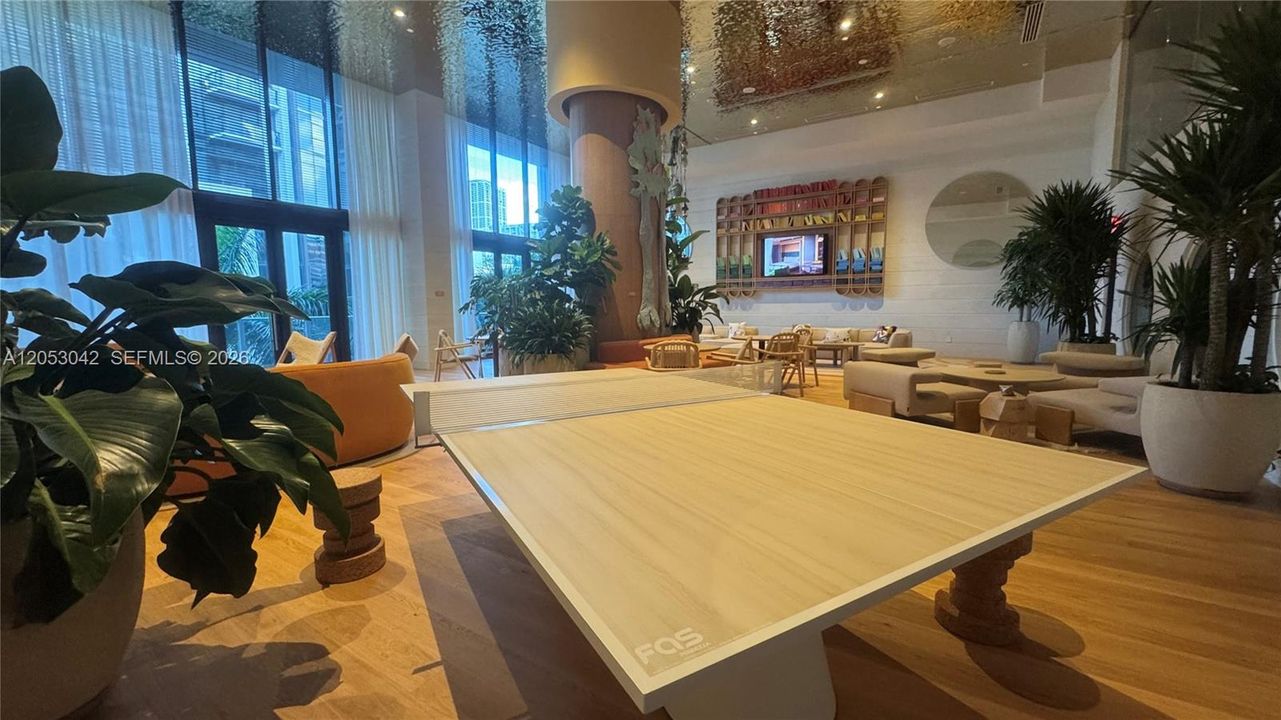 На продажу: $599,999 (0 спален, 1 ванн, 461 Квадратных фут)