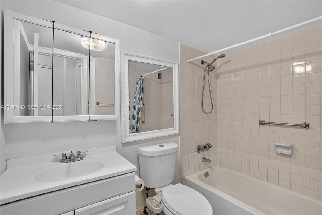 For Sale: $315,000 (1 beds, 1 baths, 750 Square Feet)