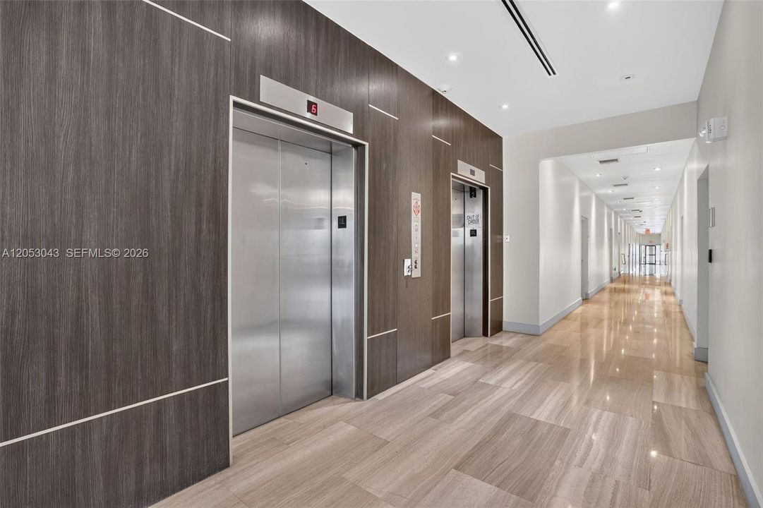 For Sale: $315,000 (1 beds, 1 baths, 750 Square Feet)