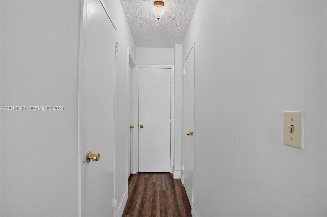 For Sale: $315,000 (1 beds, 1 baths, 750 Square Feet)