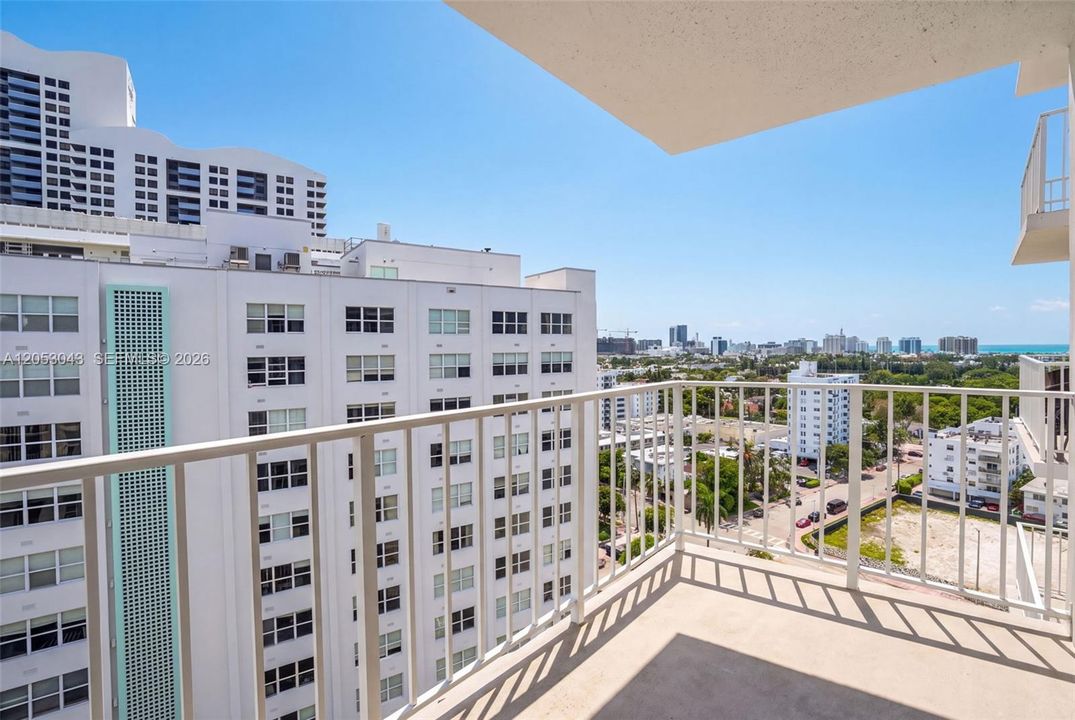 For Sale: $315,000 (1 beds, 1 baths, 750 Square Feet)