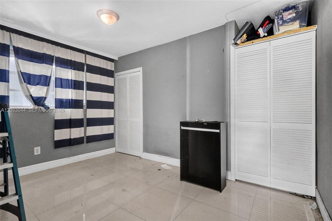 For Sale: $459,000 (3 beds, 2 baths, 1008 Square Feet)