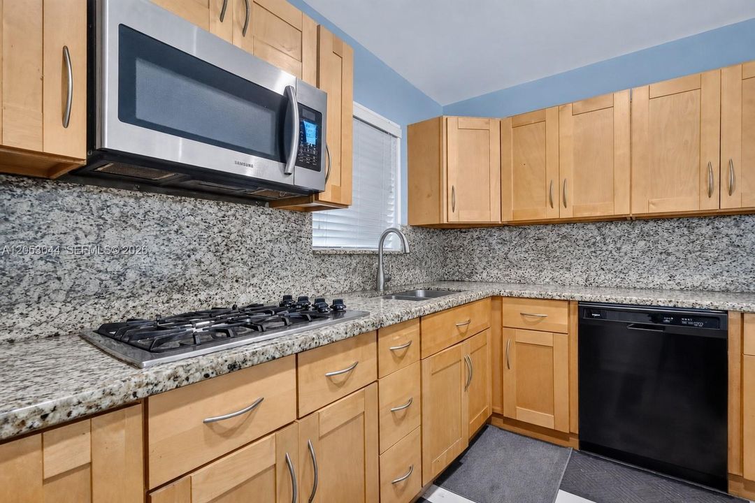 For Sale: $459,000 (3 beds, 2 baths, 1008 Square Feet)