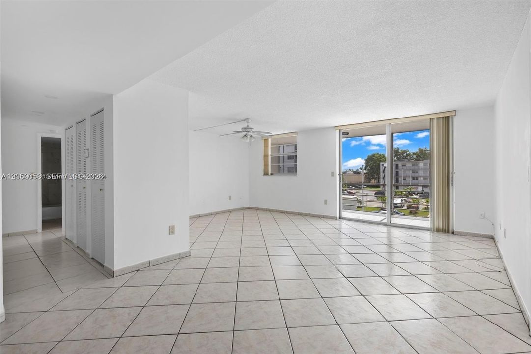 В аренду: $2,500 (3 спален, 2 ванн, 1328 Квадратных фут)