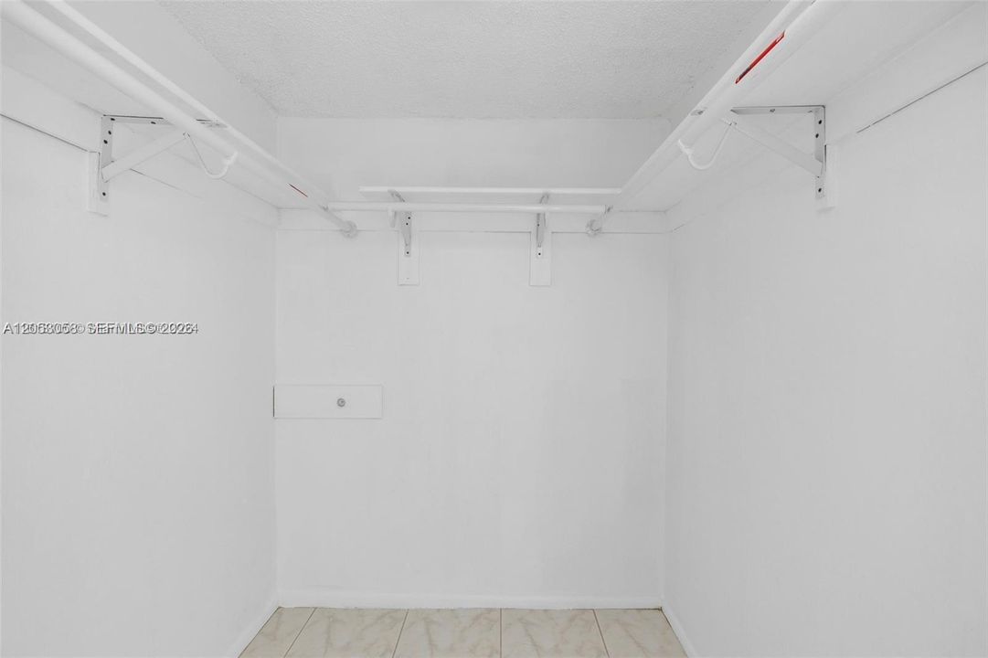 В аренду: $2,500 (3 спален, 2 ванн, 1328 Квадратных фут)