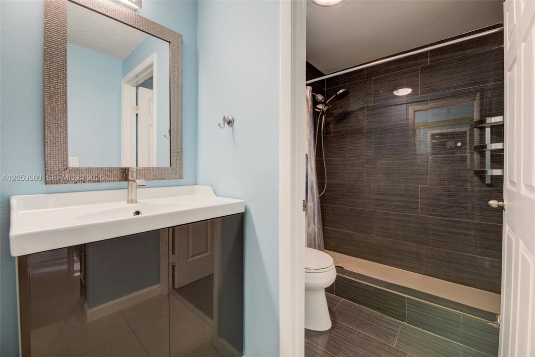 En Venta: $345,000 (3 camas, 2 baños, 1260 Pies cuadrados)
