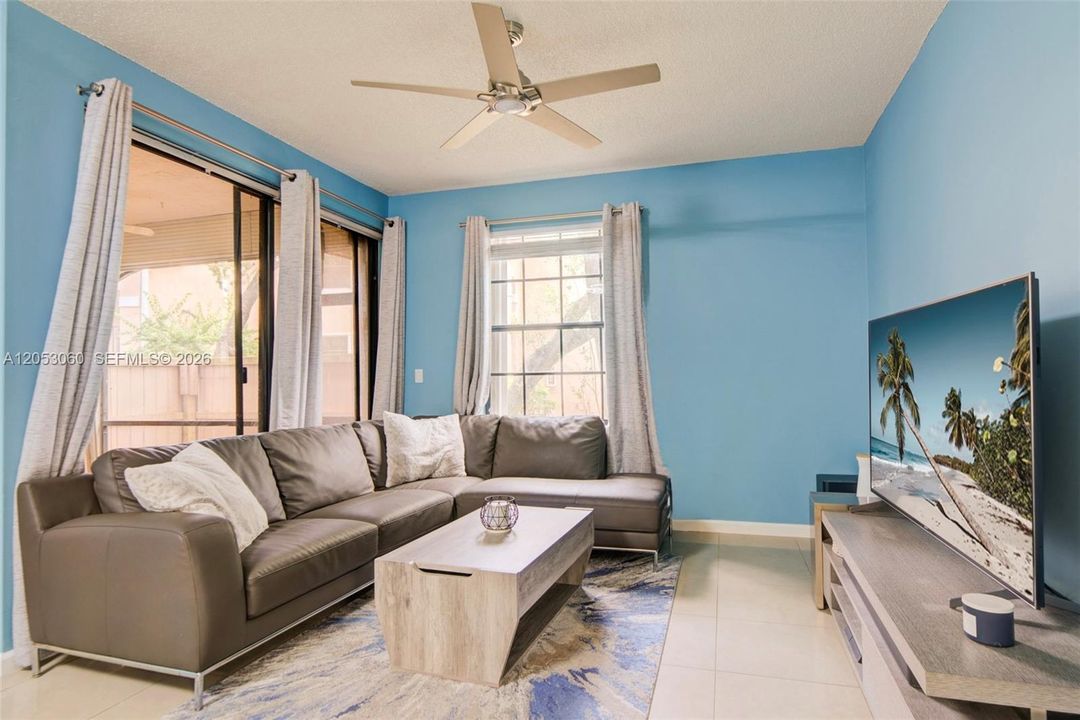 En Venta: $345,000 (3 camas, 2 baños, 1260 Pies cuadrados)