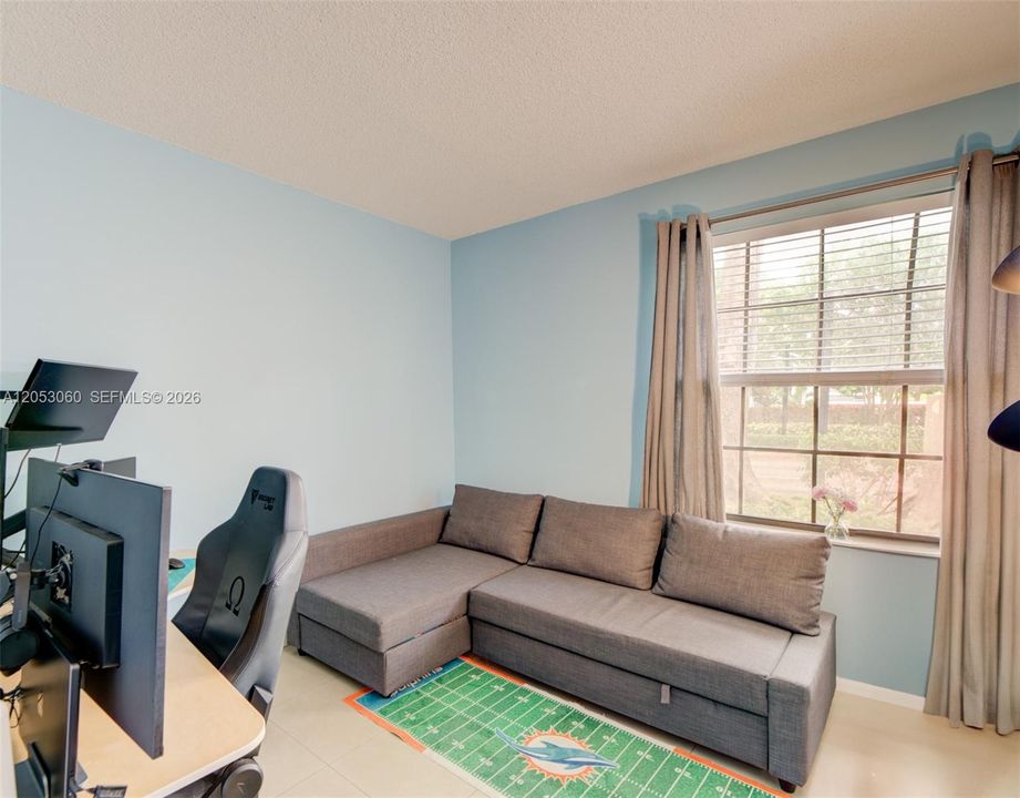 En Venta: $345,000 (3 camas, 2 baños, 1260 Pies cuadrados)