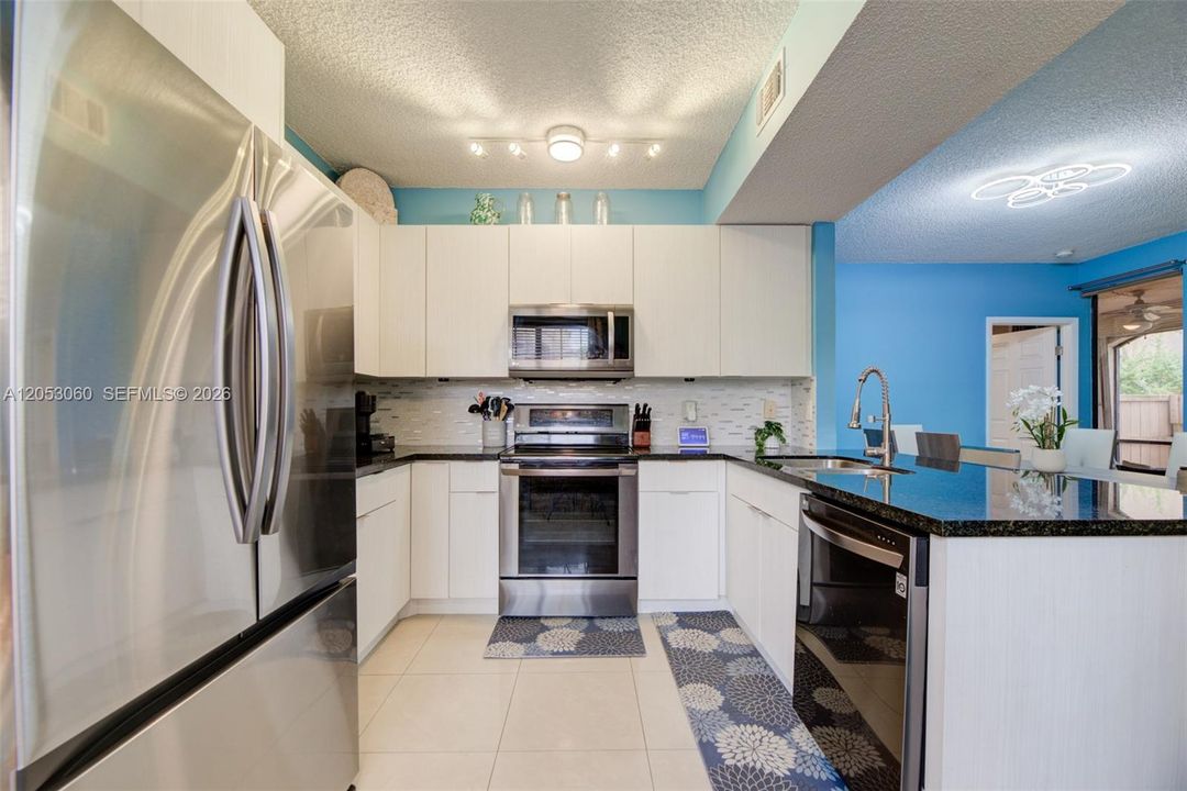 En Venta: $345,000 (3 camas, 2 baños, 1260 Pies cuadrados)