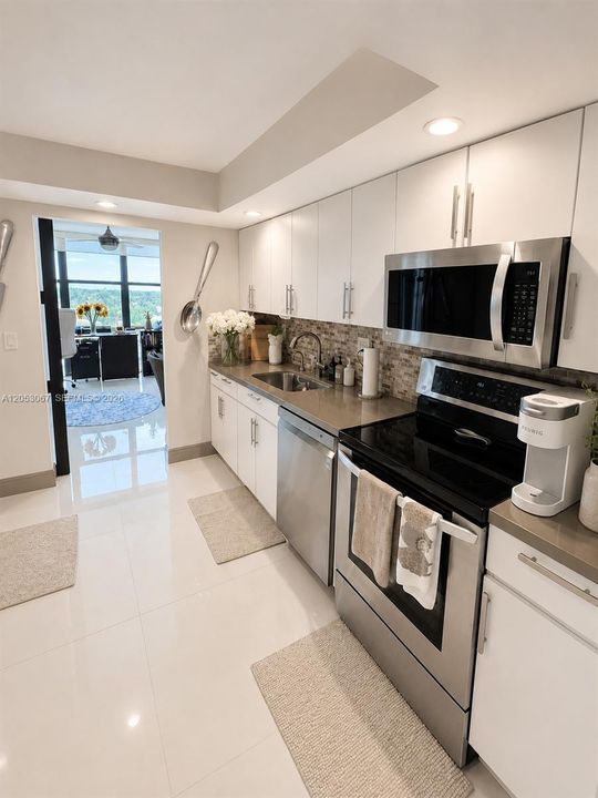 For Sale: $450,000 (3 beds, 2 baths, 1430 Square Feet)
