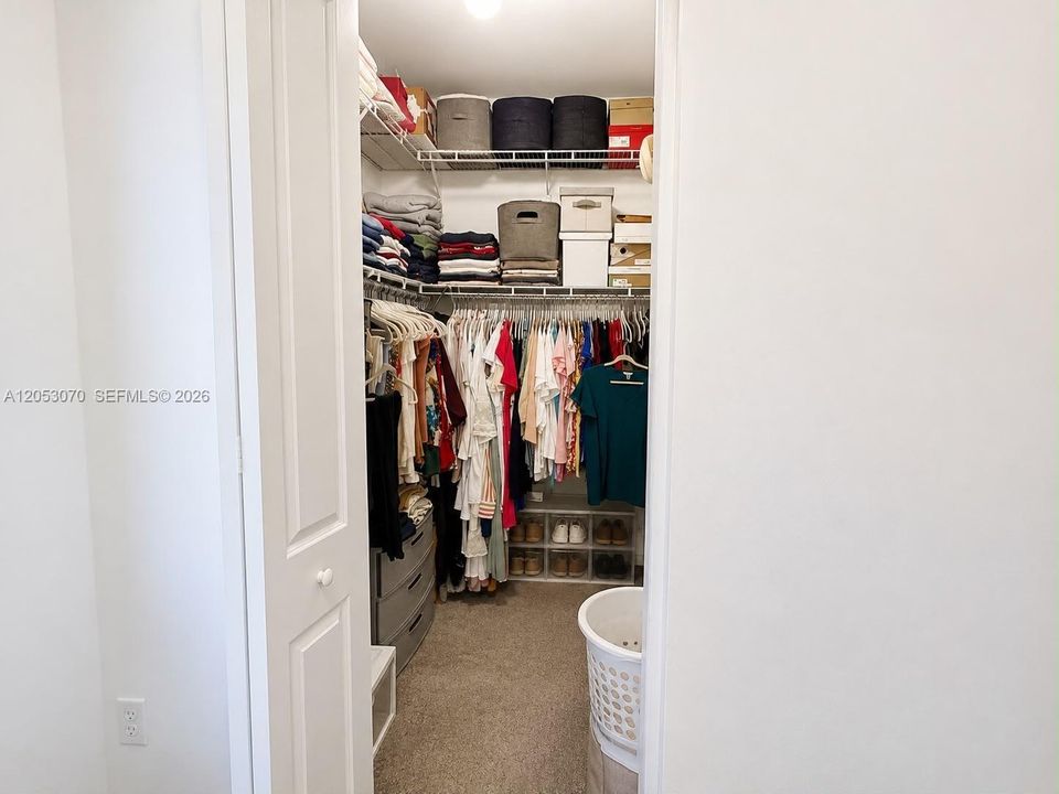 В аренду: $4,600 (4 спален, 2 ванн, 2359 Квадратных фут)