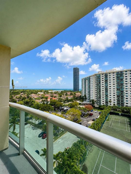 For Rent: $1,800 (1 beds, 1 baths, 1005 Square Feet)