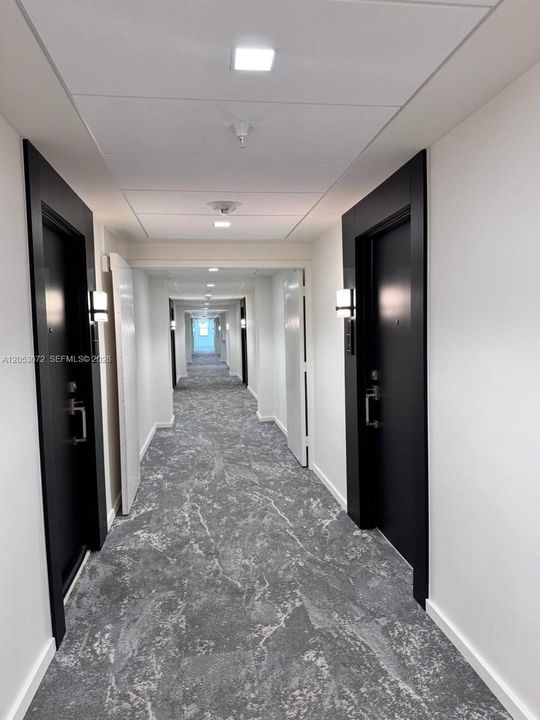 For Rent: $1,800 (1 beds, 1 baths, 1005 Square Feet)