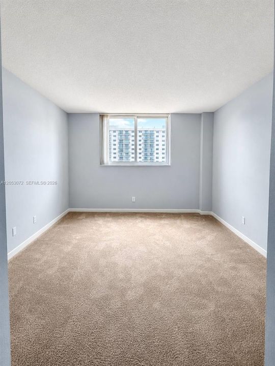 For Rent: $1,800 (1 beds, 1 baths, 1005 Square Feet)