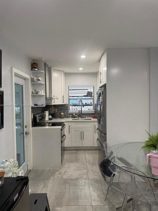 For Sale: $529,900 (3 beds, 2 baths, 1022 Square Feet)