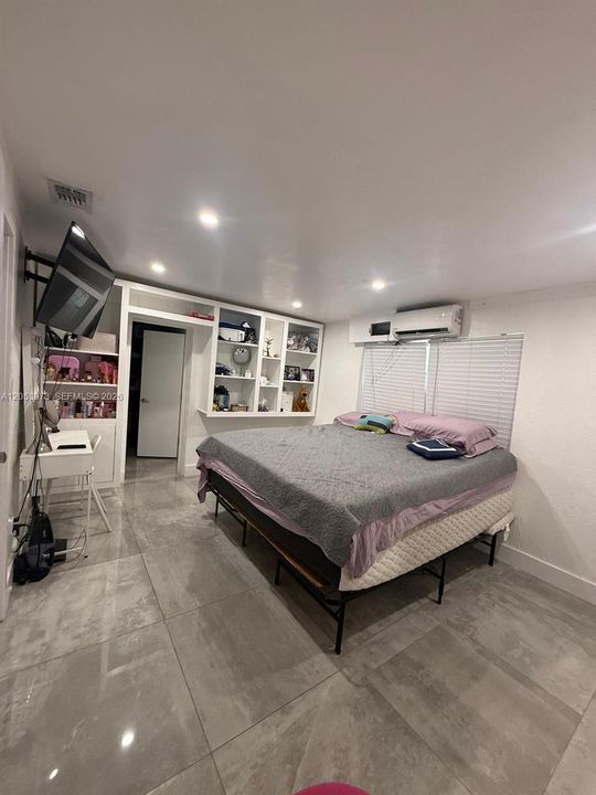 For Sale: $529,900 (3 beds, 2 baths, 1022 Square Feet)