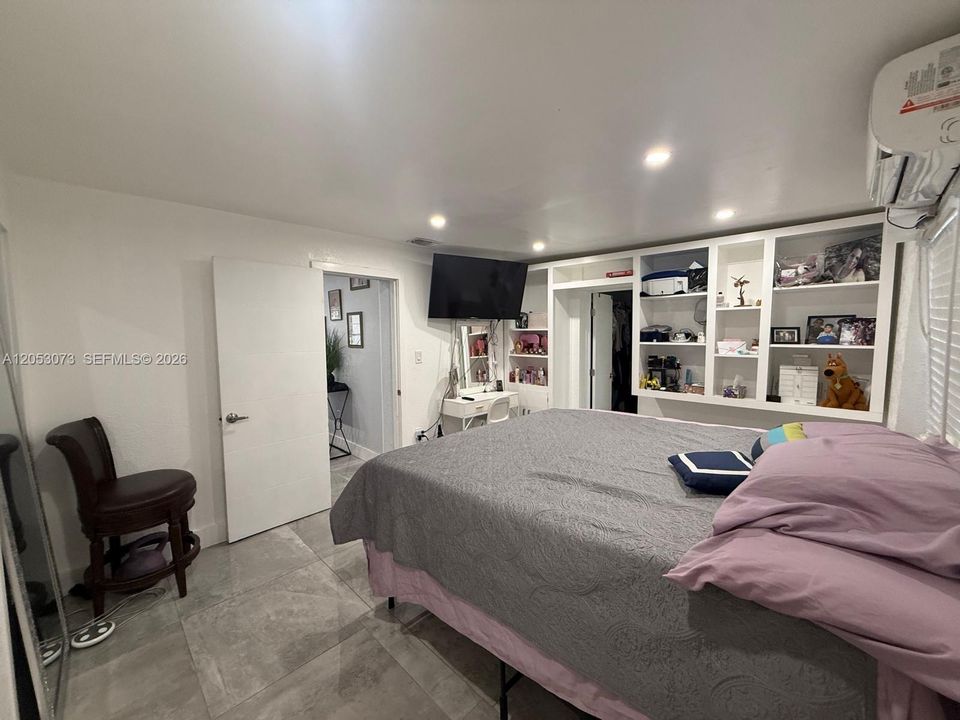 For Sale: $529,900 (3 beds, 2 baths, 1022 Square Feet)