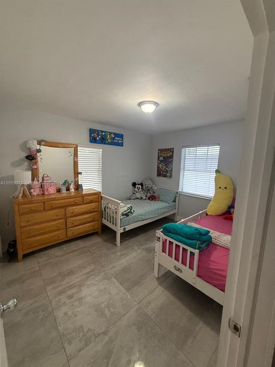 For Sale: $529,900 (3 beds, 2 baths, 1022 Square Feet)