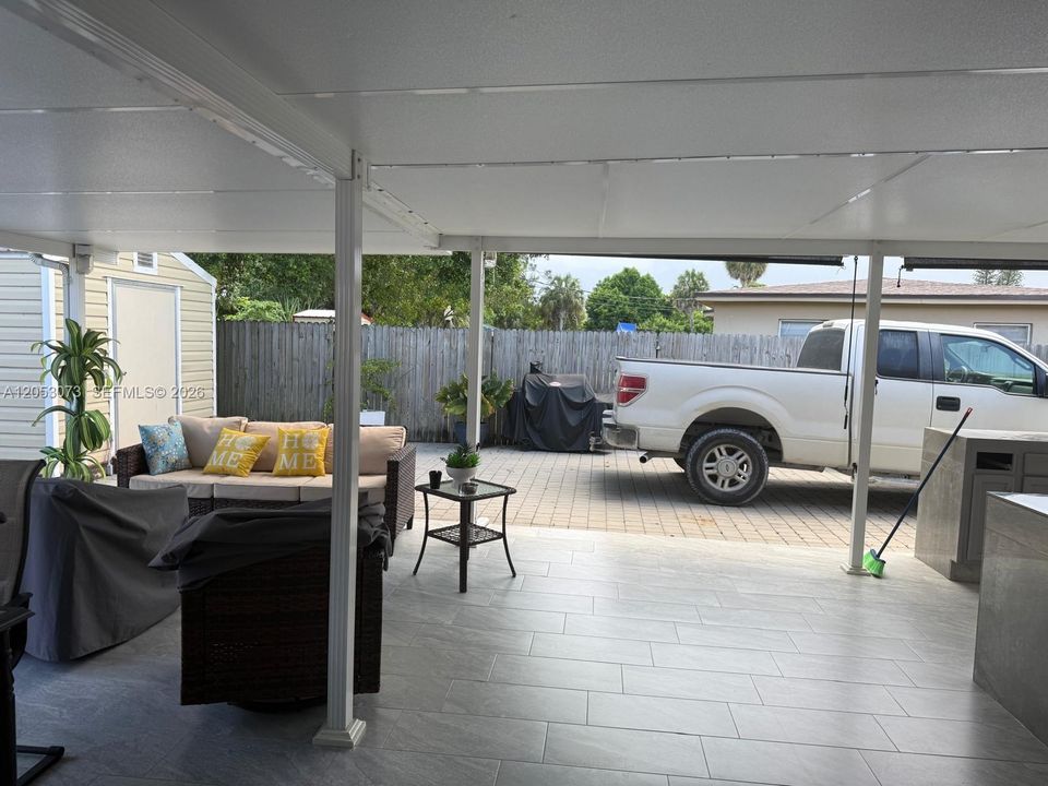 For Sale: $529,900 (3 beds, 2 baths, 1022 Square Feet)