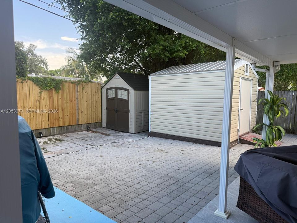For Sale: $529,900 (3 beds, 2 baths, 1022 Square Feet)