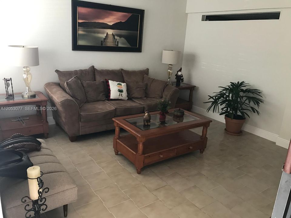 En Renta: $2,750 (2 camas, 2 baños, 1284 Pies cuadrados)