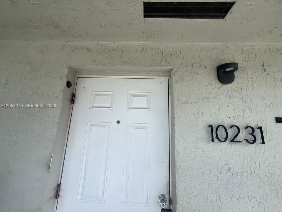 En Renta: $2,900 (3 camas, 2 baños, 1960 Pies cuadrados)