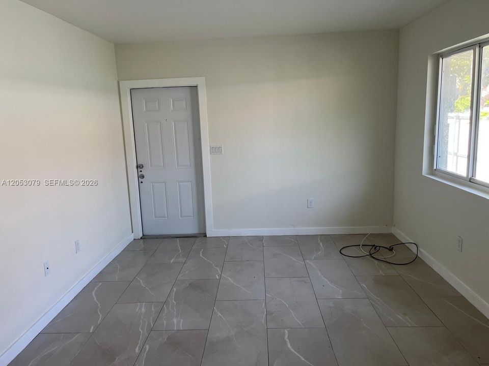 En Renta: $2,900 (3 camas, 2 baños, 1960 Pies cuadrados)