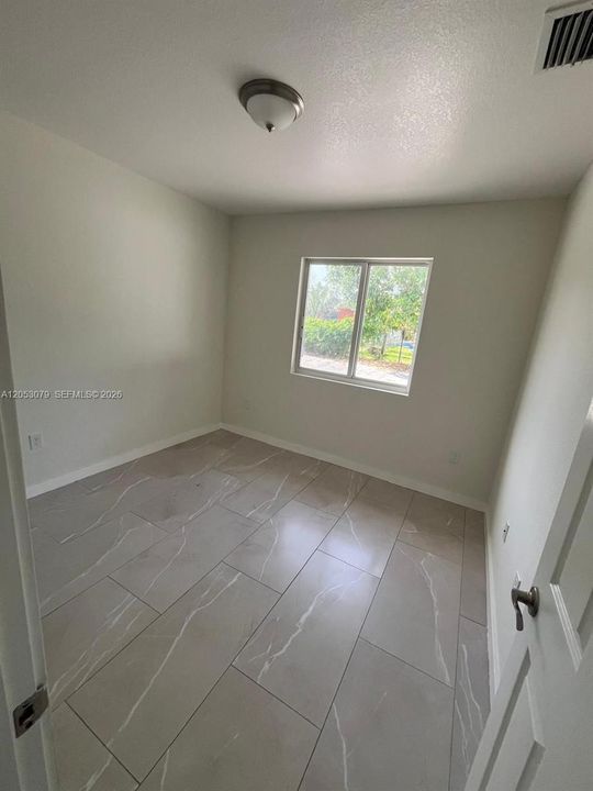 En Renta: $2,900 (3 camas, 2 baños, 1960 Pies cuadrados)
