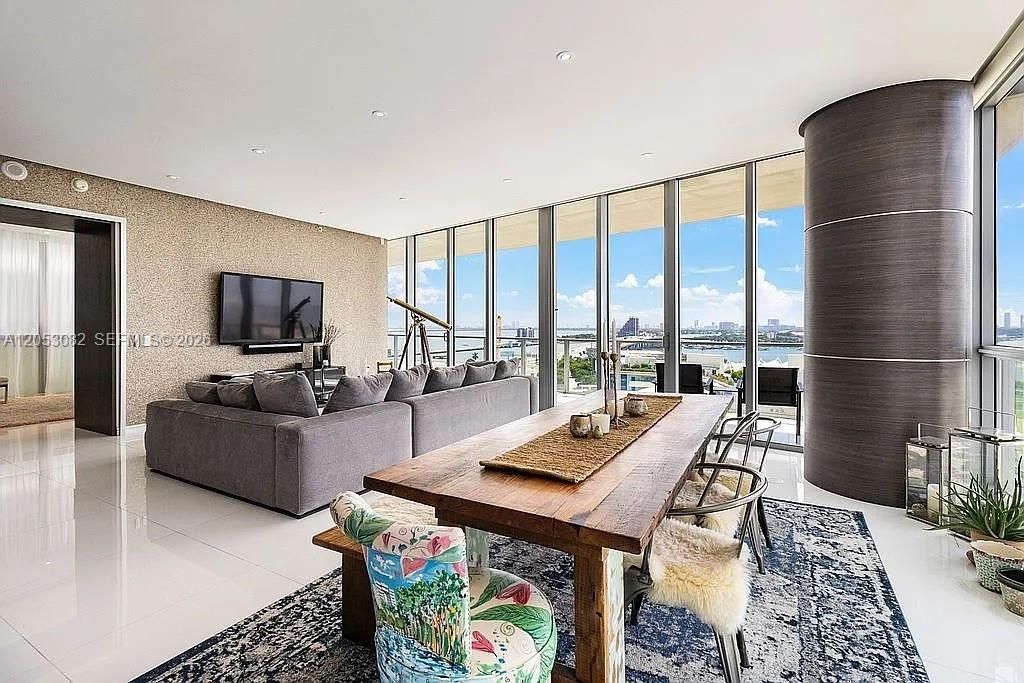 For Sale: $2,300,000 (2 beds, 2 baths, 2705 Square Feet)