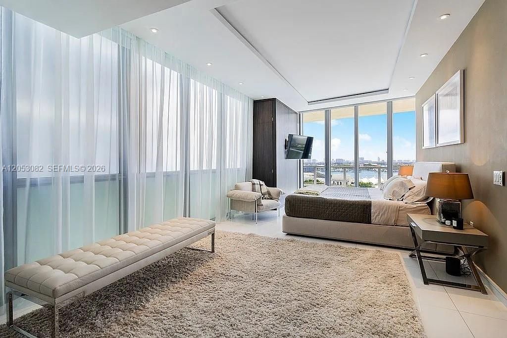 For Sale: $2,300,000 (2 beds, 2 baths, 2705 Square Feet)