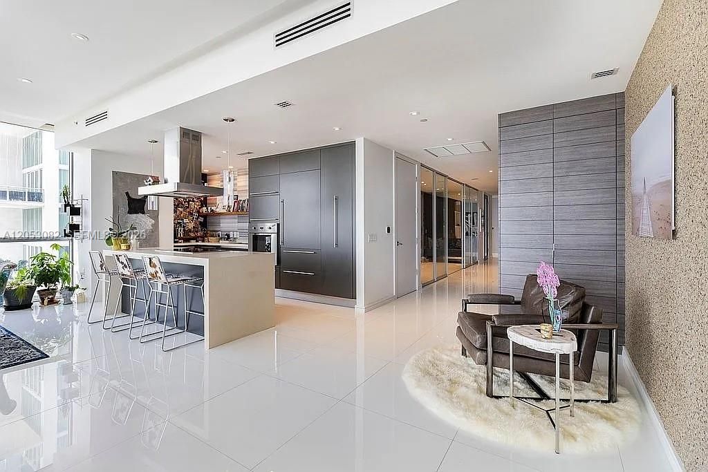 For Sale: $2,300,000 (2 beds, 2 baths, 2705 Square Feet)