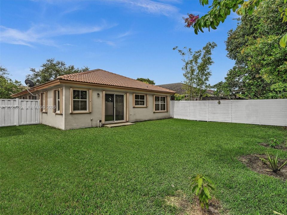 En Venta: $557,990 (3 camas, 2 baños, 1752 Pies cuadrados)
