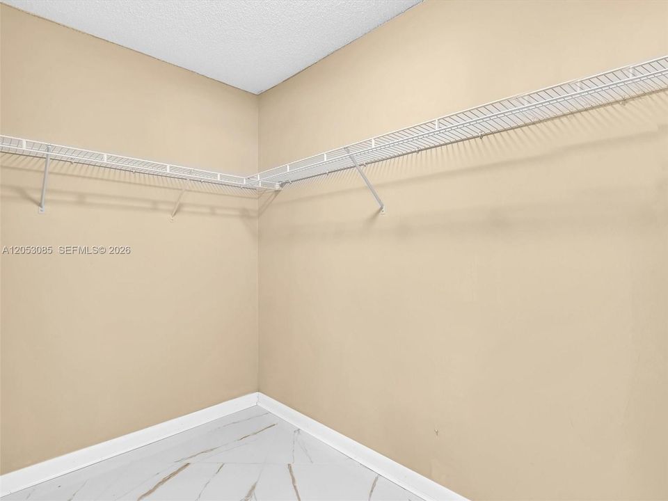 En Venta: $557,990 (3 camas, 2 baños, 1752 Pies cuadrados)