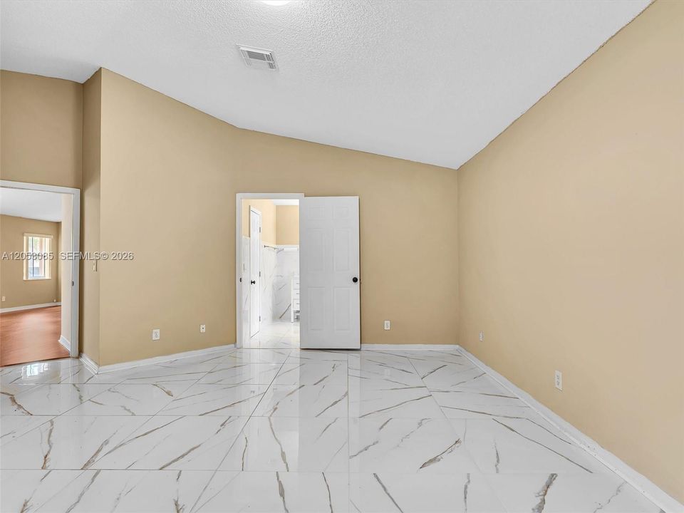 En Venta: $557,990 (3 camas, 2 baños, 1752 Pies cuadrados)