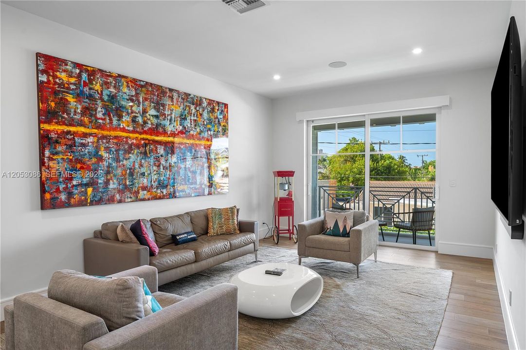 En Venta: $4,600,000 (4 camas, 5 baños, 4436 Pies cuadrados)