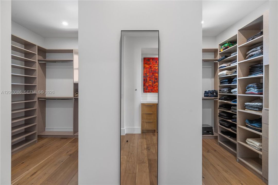 En Venta: $4,600,000 (4 camas, 5 baños, 4436 Pies cuadrados)