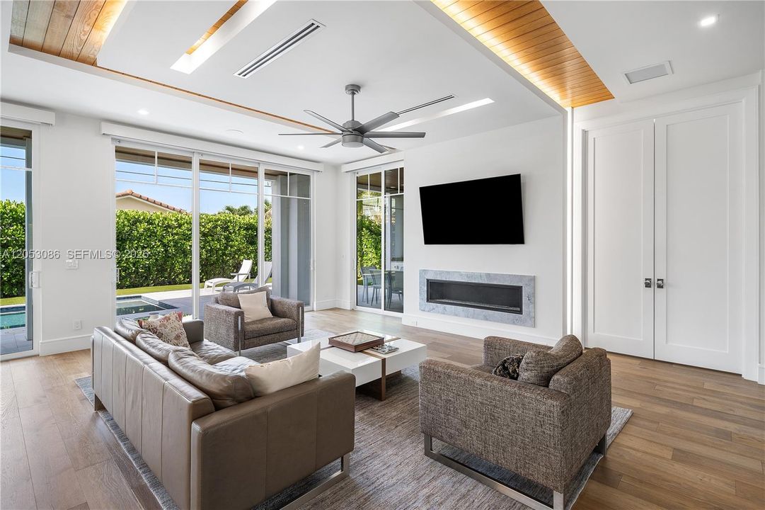 En Venta: $4,600,000 (4 camas, 5 baños, 4436 Pies cuadrados)