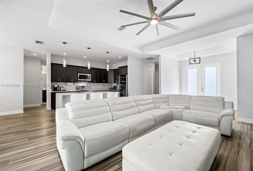En Venta: $475,000 (3 camas, 2 baños, 0 Pies cuadrados)